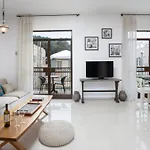 Modern 2Br With Mamad By Holyguest